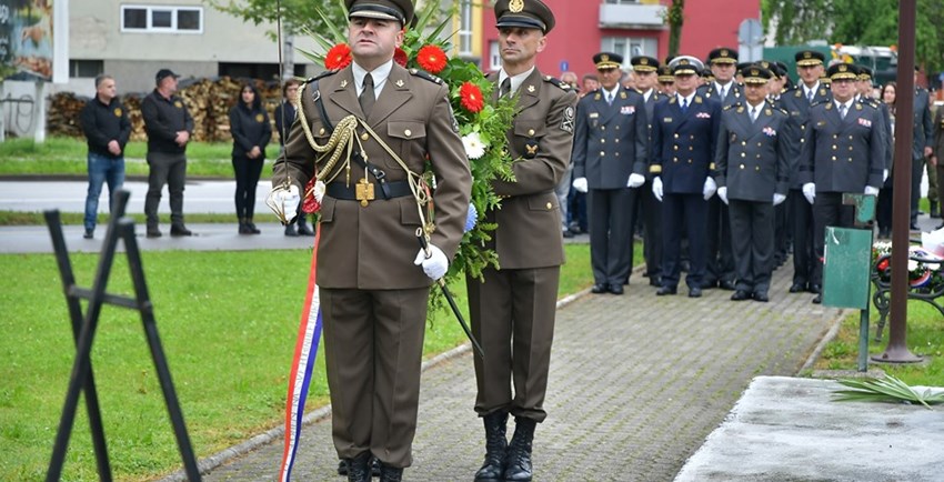 Danas obilježavamo Dan hrvatskih branitelja Karlovačke županije i Dan Hrvatske kopnene vojske