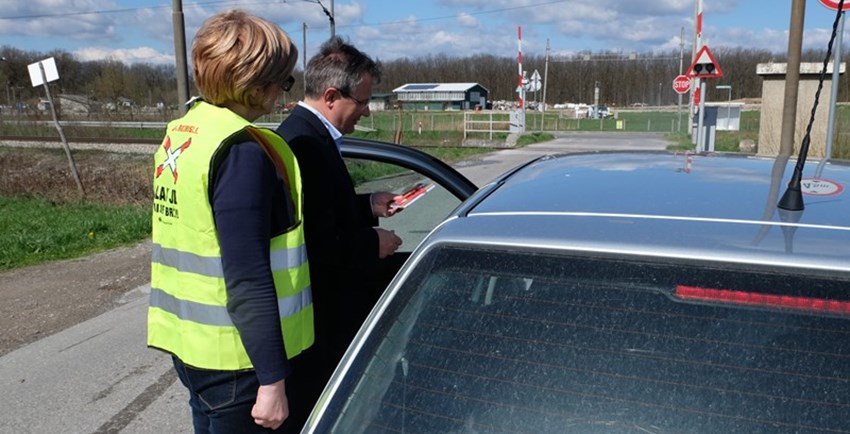 Zamjenik Mrzljak u akciji preveniranja nesreća na pružnim prijelazima