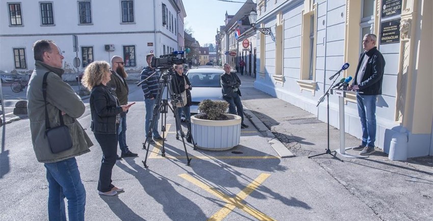 Grad Karlovac uvodi nove, dodatne mjere pomoći građanima pogođenim posljedicama koronavirusa