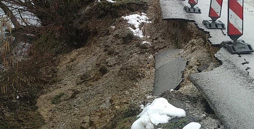 Upozoravamo vozače na odron na prometnici Zadobarje - Grdun