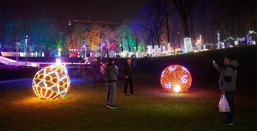 Bajka na ledu i koncert Damira Kedže: večeras počinje Advent na karlovačkoj Promenadi