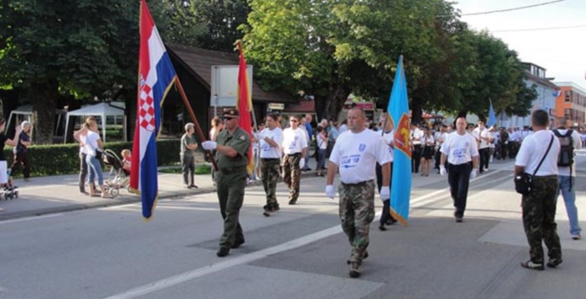 Svečano postrojavanje sudionika „Oluje“ 