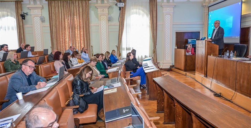 Vijećnici prihvatili gradonačelnikovo polugodišnje izvješće o radu 